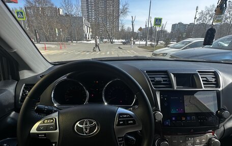 Toyota Highlander III, 2012 год, 2 150 000 рублей, 31 фотография