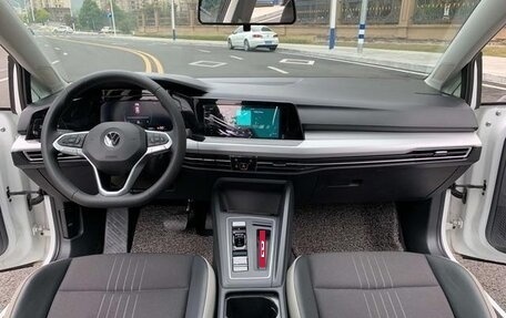 Volkswagen Golf VII, 2021 год, 2 000 000 рублей, 14 фотография