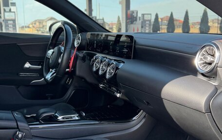 Mercedes-Benz CLA, 2019 год, 2 610 000 рублей, 15 фотография