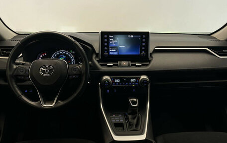 Toyota RAV4, 2021 год, 3 955 000 рублей, 8 фотография