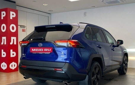 Toyota RAV4, 2021 год, 3 955 000 рублей, 4 фотография