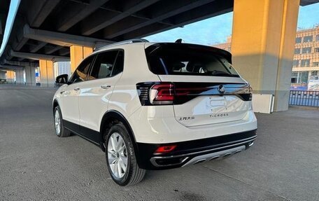 Volkswagen T-Cross I, 2022 год, 1 350 008 рублей, 5 фотография