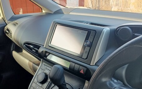 Toyota Wish II, 2013 год, 1 250 000 рублей, 11 фотография