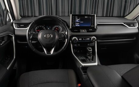 Toyota RAV4, 2020 год, 3 629 000 рублей, 6 фотография