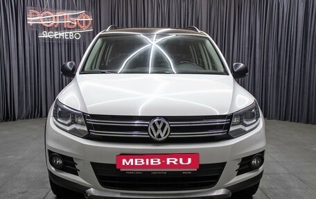 Volkswagen Tiguan I, 2016 год, 1 898 000 рублей, 2 фотография