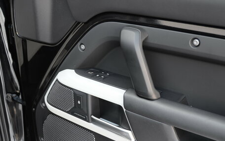 Land Rover Defender II, 2021 год, 7 350 000 рублей, 34 фотография