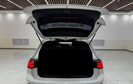 Volkswagen Golf VIII, 2021 год, 2 052 000 рублей, 7 фотография