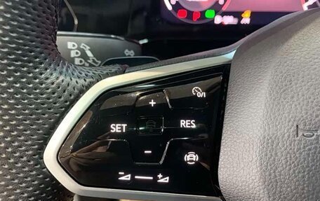 Volkswagen Golf VIII, 2023 год, 1 891 000 рублей, 22 фотография