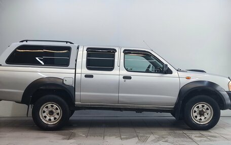 Nissan NP300, 2012 год, 990 000 рублей, 4 фотография