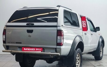 Nissan NP300, 2012 год, 990 000 рублей, 5 фотография