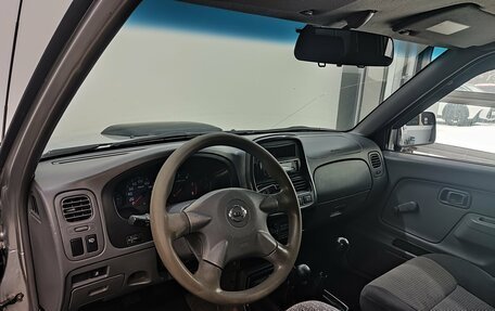 Nissan NP300, 2012 год, 990 000 рублей, 14 фотография