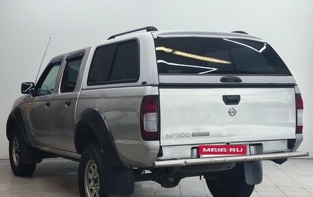 Nissan NP300, 2012 год, 990 000 рублей, 7 фотография