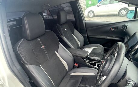 Toyota Prius IV XW50, 2018 год, 2 250 000 рублей, 17 фотография