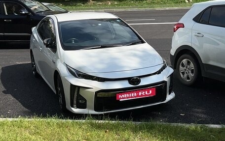 Toyota Prius IV XW50, 2018 год, 2 250 000 рублей, 6 фотография