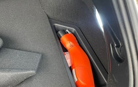 Toyota Prius IV XW50, 2018 год, 2 250 000 рублей, 19 фотография