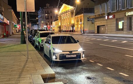 Toyota Prius IV XW50, 2018 год, 2 250 000 рублей, 27 фотография