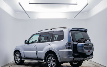Mitsubishi Pajero IV, 2011 год, 2 240 000 рублей, 3 фотография