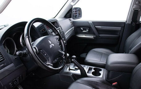 Mitsubishi Pajero IV, 2011 год, 2 240 000 рублей, 10 фотография