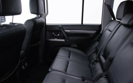 Mitsubishi Pajero IV, 2011 год, 2 240 000 рублей, 11 фотография