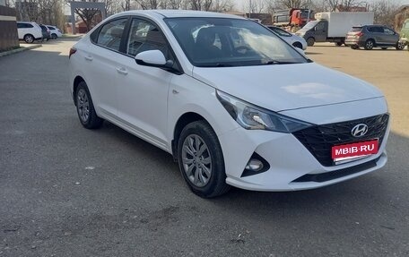 Hyundai Solaris II рестайлинг, 2021 год, 1 500 000 рублей, 1 фотография