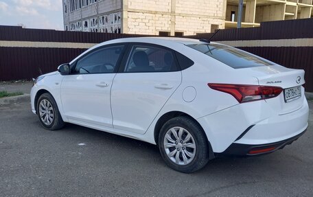 Hyundai Solaris II рестайлинг, 2021 год, 1 500 000 рублей, 4 фотография