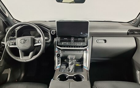 Toyota Land Cruiser, 2023 год, 15 350 000 рублей, 12 фотография