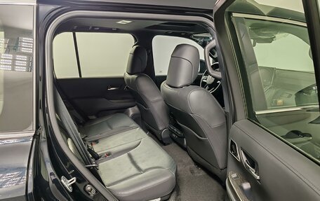 Toyota Land Cruiser, 2023 год, 15 350 000 рублей, 25 фотография