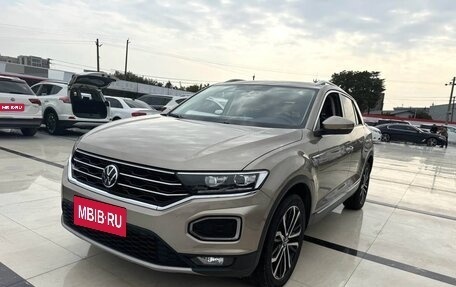 Volkswagen T-Roc I, 2021 год, 1 370 005 рублей, 1 фотография