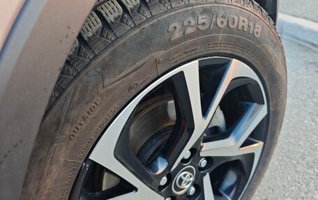 Toyota C-HR I рестайлинг, 2018 год, 2 000 000 рублей, 3 фотография