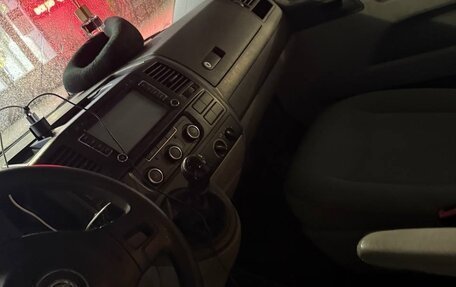 Volkswagen Transporter T5 рестайлинг, 2013 год, 1 700 000 рублей, 10 фотография