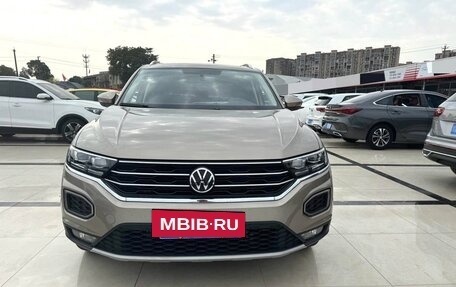 Volkswagen T-Roc I, 2021 год, 1 370 005 рублей, 2 фотография