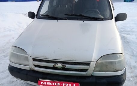 Chevrolet Niva I рестайлинг, 2004 год, 200 000 рублей, 2 фотография