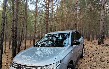 Mitsubishi Outlander III рестайлинг 3, 2013 год, 1 450 000 рублей, 1 фотография