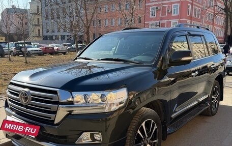 Toyota Land Cruiser 200, 2017 год, 5 499 000 рублей, 2 фотография