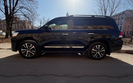 Toyota Land Cruiser 200, 2017 год, 5 499 000 рублей, 6 фотография