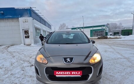 Peugeot 308 II, 2012 год, 685 000 рублей, 3 фотография