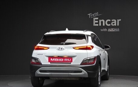 Hyundai Kona I, 2021 год, 2 420 000 рублей, 4 фотография