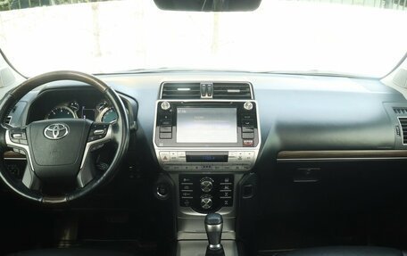 Toyota Land Cruiser Prado 150 рестайлинг 2, 2018 год, 4 175 000 рублей, 7 фотография