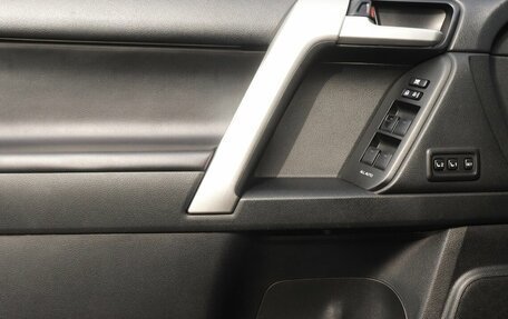 Toyota Land Cruiser Prado 150 рестайлинг 2, 2018 год, 4 175 000 рублей, 9 фотография