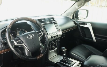 Toyota Land Cruiser Prado 150 рестайлинг 2, 2018 год, 4 175 000 рублей, 5 фотография