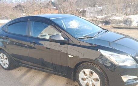 Hyundai Solaris II рестайлинг, 2015 год, 930 000 рублей, 1 фотография