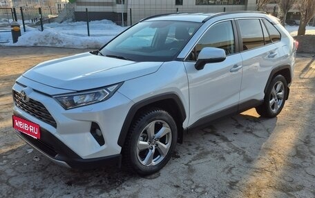 Toyota RAV4, 2020 год, 3 750 000 рублей, 1 фотография