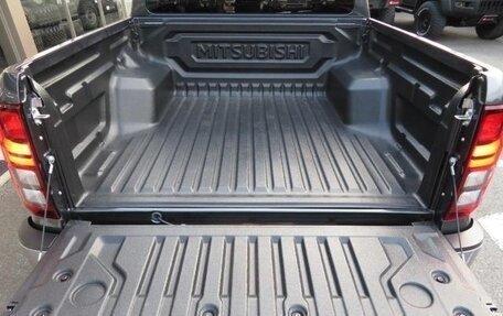 Mitsubishi Triton, 2025 год, 5 000 000 рублей, 23 фотография