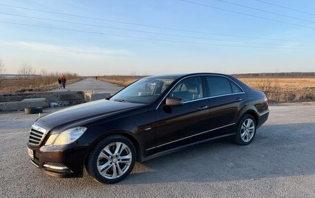 Mercedes-Benz E-Класс, 2011 год, 1 390 000 рублей, 2 фотография