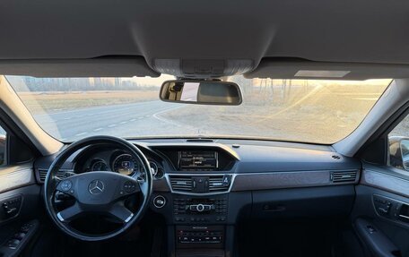 Mercedes-Benz E-Класс, 2011 год, 1 390 000 рублей, 7 фотография