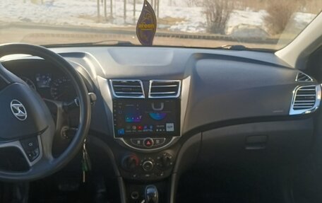 Hyundai Solaris II рестайлинг, 2015 год, 930 000 рублей, 4 фотография