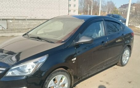 Hyundai Solaris II рестайлинг, 2015 год, 930 000 рублей, 2 фотография