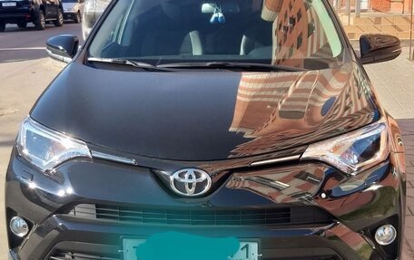 Toyota RAV4, 2018 год, 2 745 000 рублей, 4 фотография