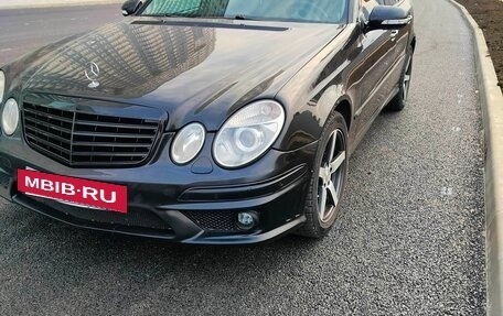 Mercedes-Benz E-Класс, 2004 год, 700 000 рублей, 3 фотография