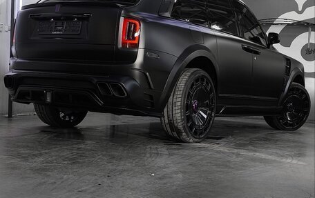 Rolls-Royce Cullinan, 2021 год, 45 000 000 рублей, 3 фотография